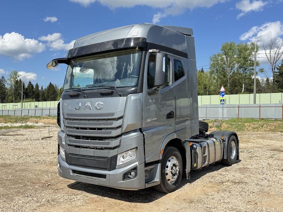 JAC K7 (МРМ 18т) ТЯГАЧ 4×2 АКПП